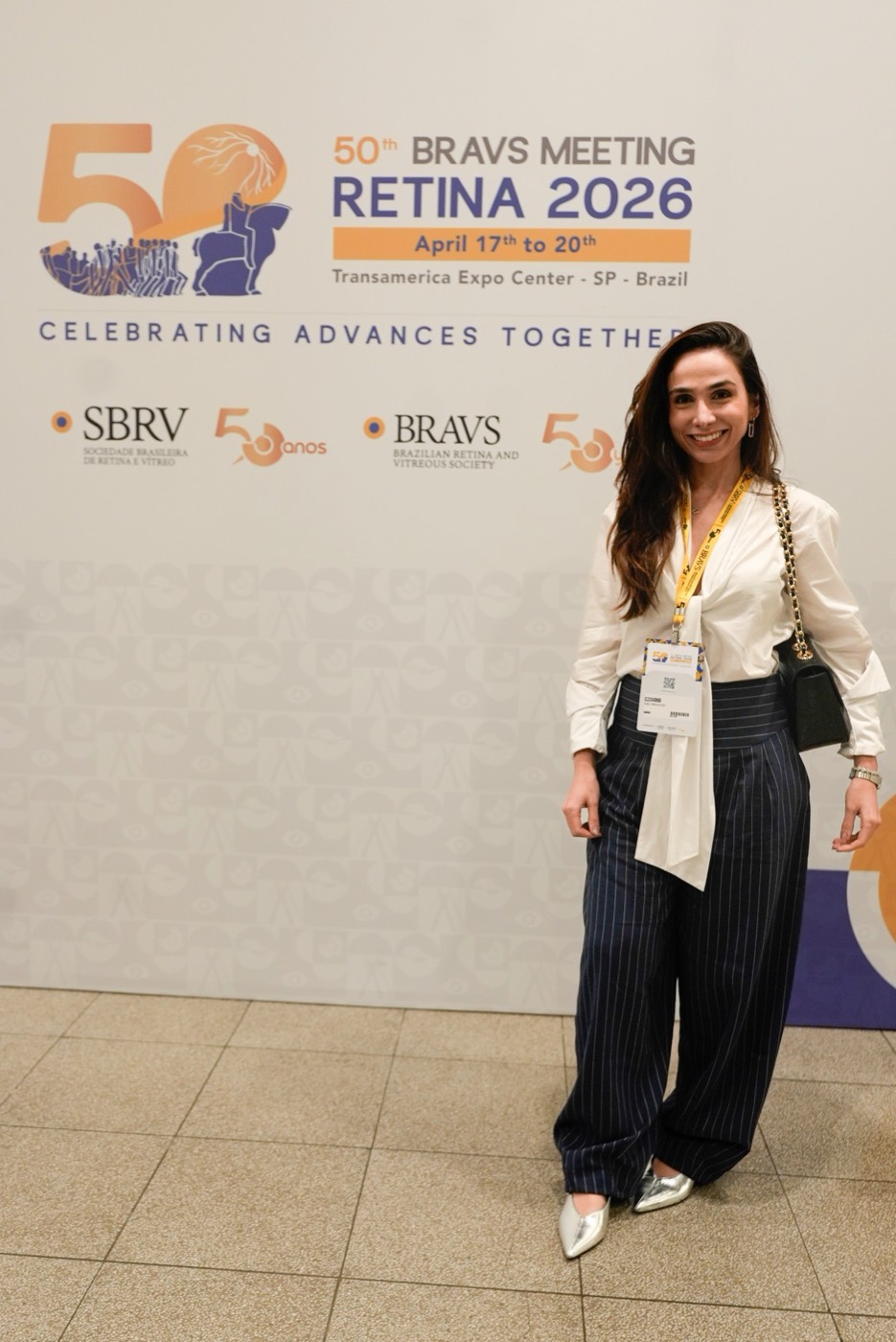 Dra. Giovana Araújo no 50º BRAVS Meeting – Retina 2026, congresso da Sociedade Brasileira de Retina e Vítreo, em São Paulo